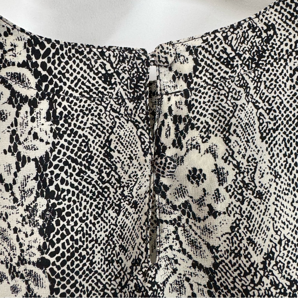 STUNT Blouse Silk Snakeprint Short Sleeve Pullover - Picture 7 of 11